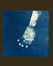 Load image into Gallery viewer, Cyanotype Workshop with Zoë Gleitsman Sunday 6/14/26 10am to 12noon